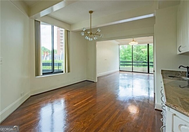 Building Photo - 2660 Peachtree Rd NW