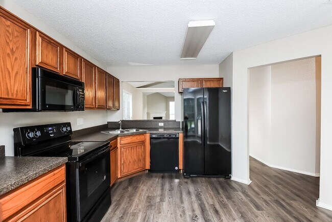 Building Photo - 10244 Cypress Hills Dr