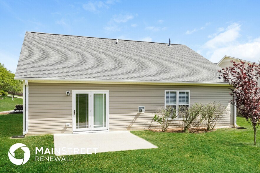 Building Photo - 4700 Seminole Ct