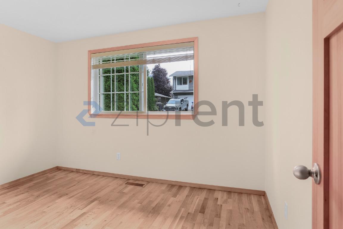 Building Photo - Unit