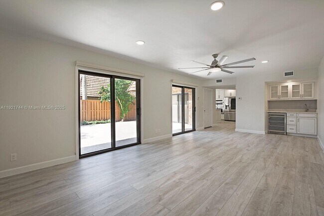 Building Photo - 1420 Ocean Way