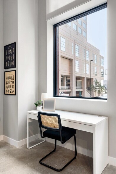 Building Photo - 205 W 4th St