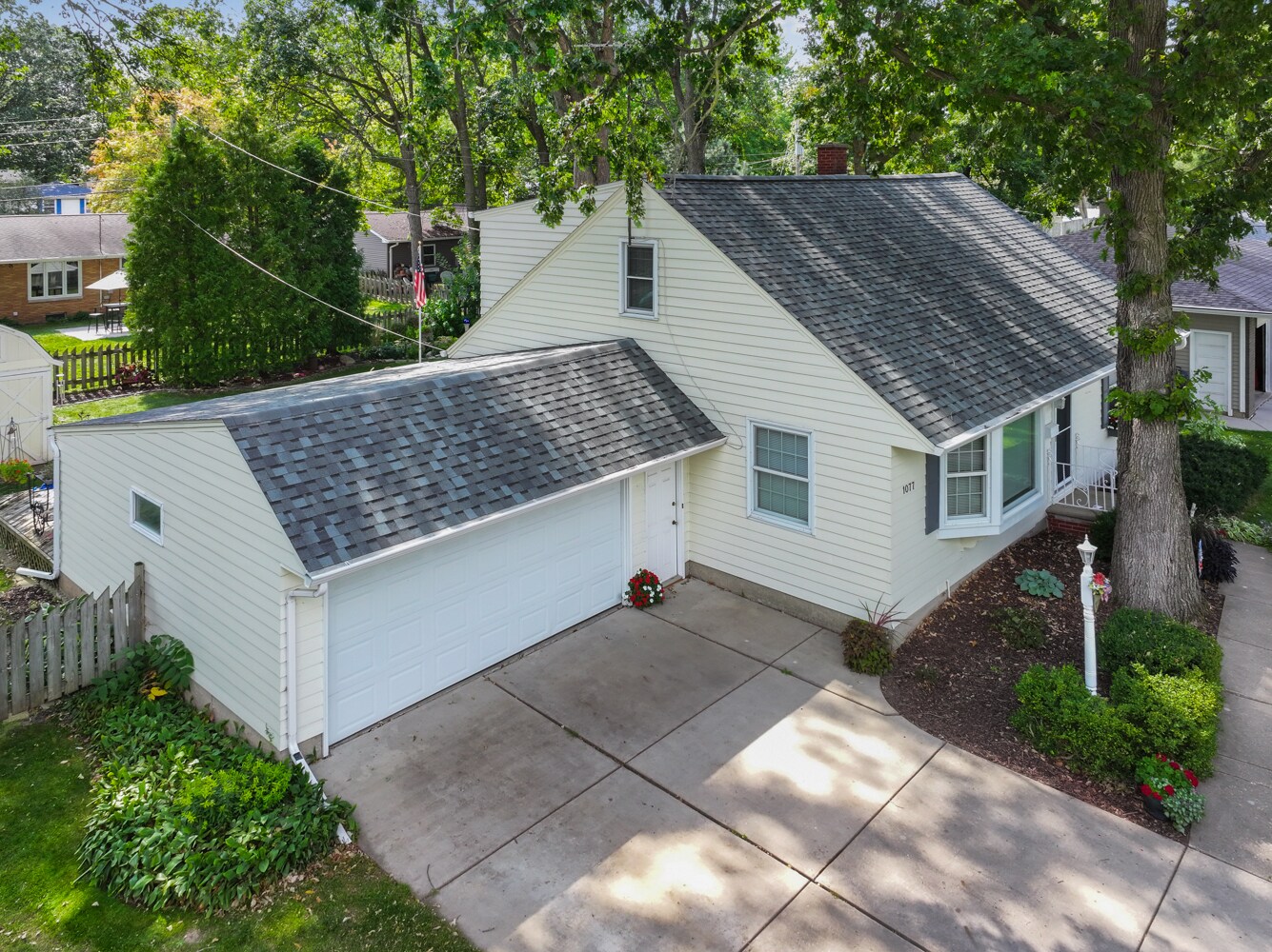 Building Photo - 1077 Liberty St