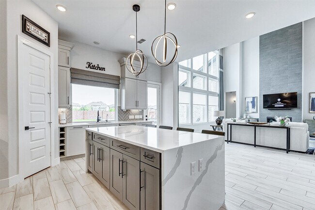 Building Photo - 9903 Regal Bend Dr