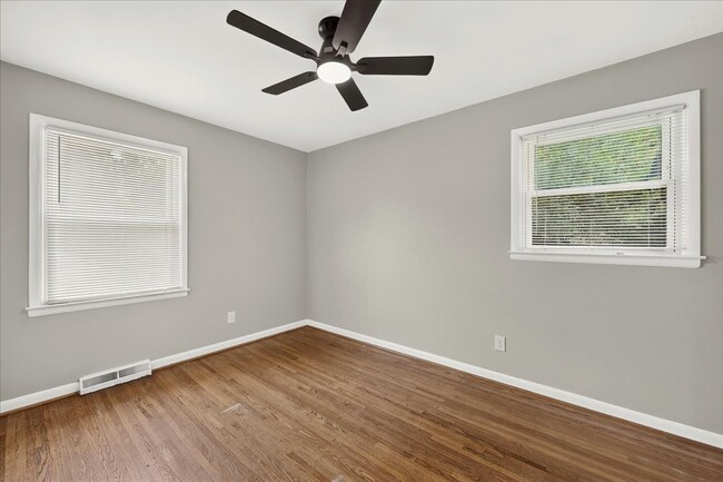 Building Photo - 3237 Harrow Pl