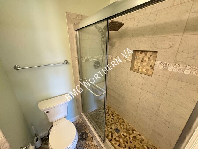 Building Photo - 7343 Rokeby Dr
