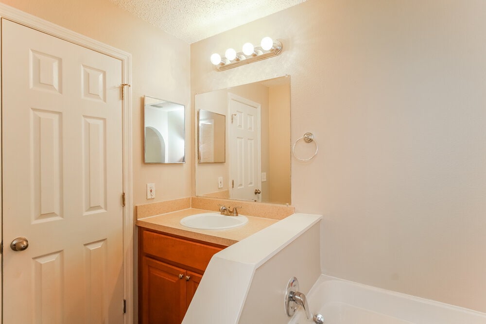 Building Photo - 1479 Muir Cir