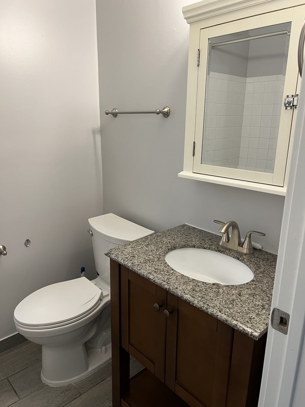 Building Photo - 987 Montie Rd