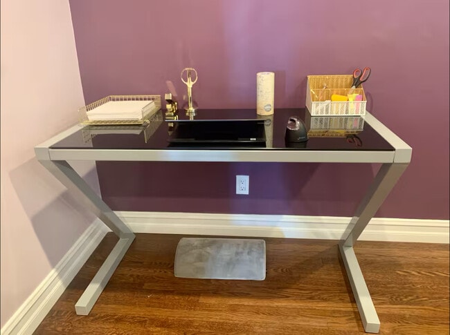 Building Photo - 6016 S Fairfax Ave