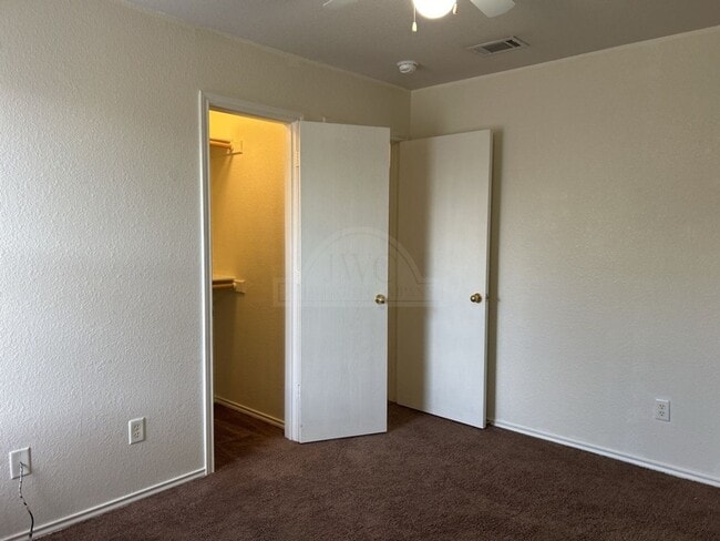 Building Photo - 2318 Wildewood Dr