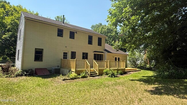 Building Photo - 60 Sherwood Trail