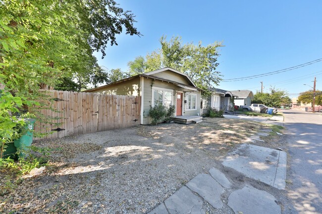 Building Photo - Lovely home in Denver Heights Available fo...