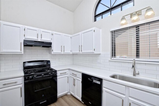 Building Photo - 1305 Elm Forest Dr