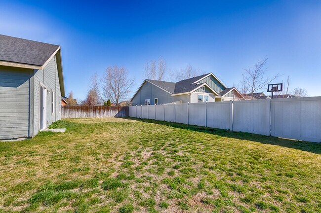 Building Photo - 1052 N Star Bright Ln