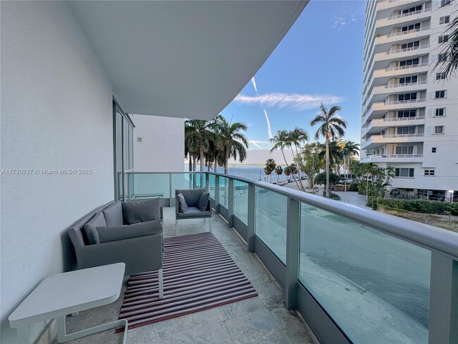 Building Photo - 1331 Brickell Bay Dr