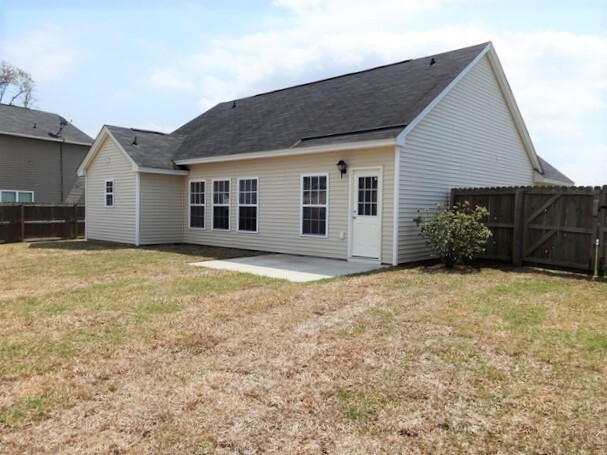 Building Photo - 429 Watershed Dr