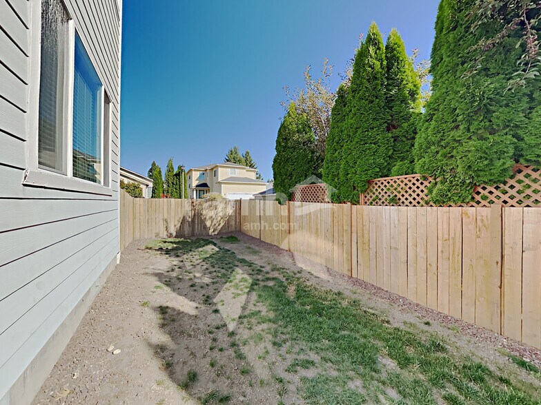 Building Photo - 9022 176th St Ct E