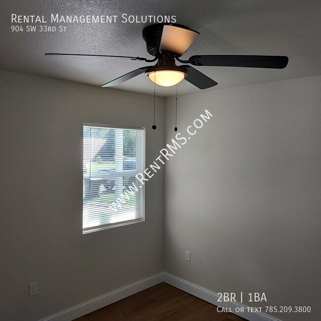 Building Photo - 904 SW 33rd St
