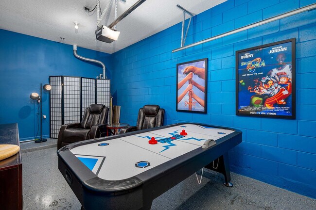 Building Photo - 875 Assembly Ct