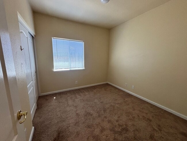 Building Photo - Three Bedroom Two Bathroom Home - NEW PRICE