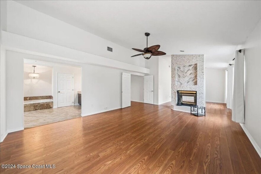 Building Photo - 1243 Water Lily Ln