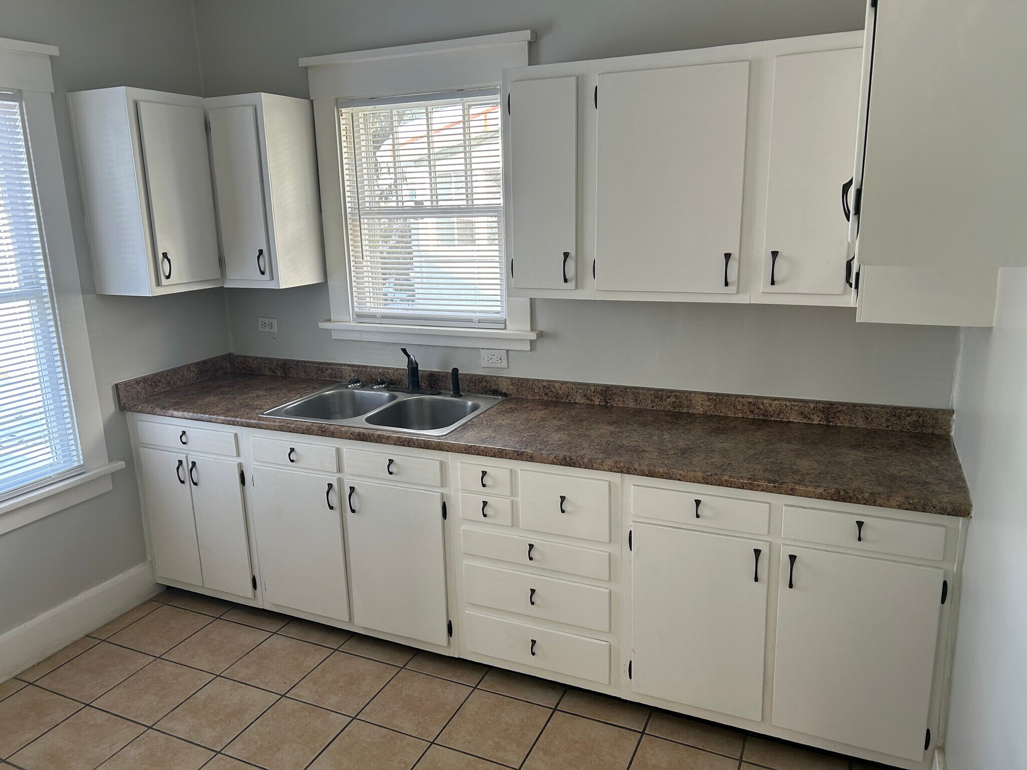 Building Photo - 2003 W Alice Ave