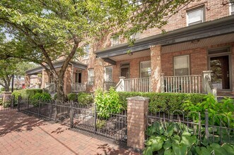 Building Photo - 6 Hanford St