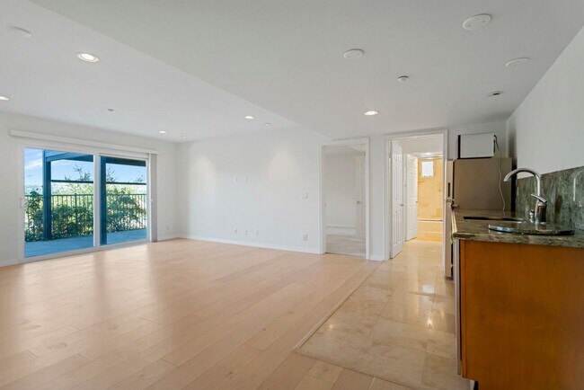 Building Photo - Modern 5-Bedroom Home with Spectacular Vie...