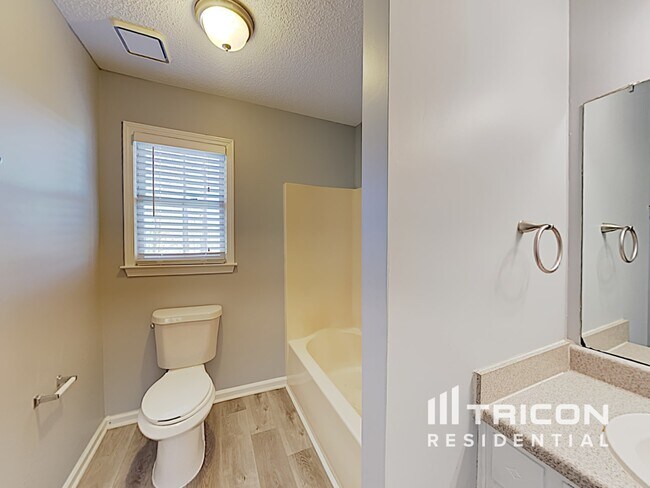 Building Photo - 1418 Millstream Trail NW