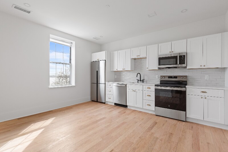 Building Photo - 31 Hope St