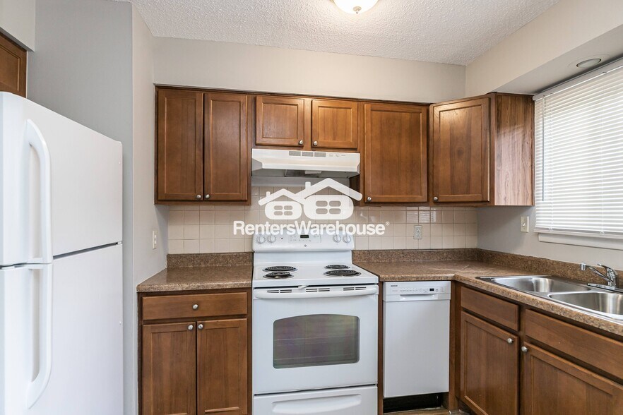 Building Photo - 8027 E 88th St