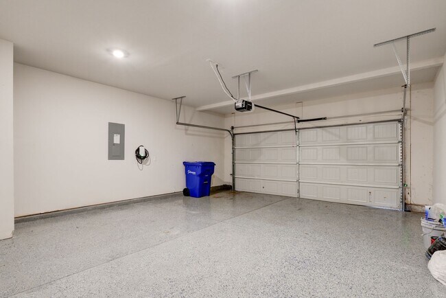 Building Photo - 123 Mainsail Wy