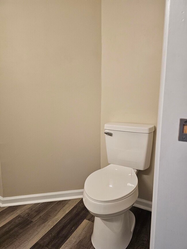 Building Photo - 5080 Seymour Rd