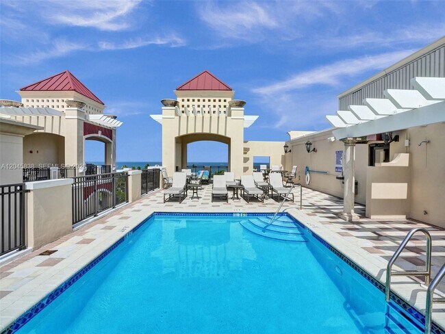 Building Photo - 2509 N Ocean Blvd