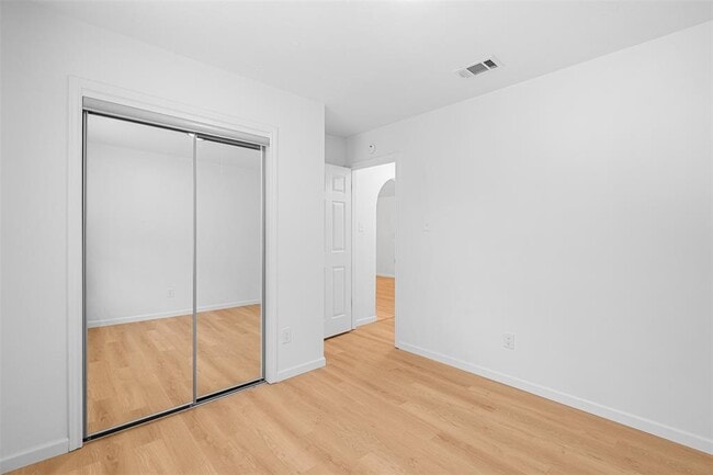 Building Photo - 16307 Essex Cove