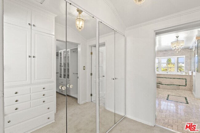 Building Photo - 1204 Beverwil Dr