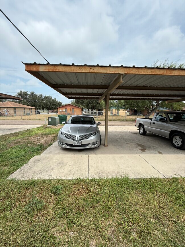 Unit D: Parking - 302 W Amy Dr