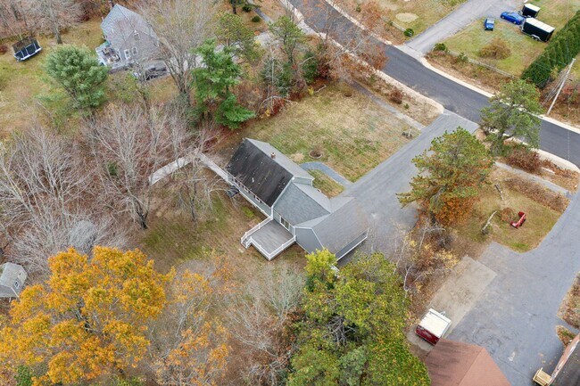 Building Photo - 51 Sedgewood Dr
