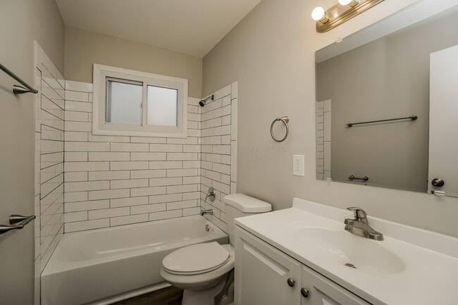 Building Photo - 2084 Belcher Dr