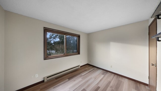 Building Photo - 3 Bed 2.5 Bath - Penn Cove Views - Groups - Pet Friendly - Shed