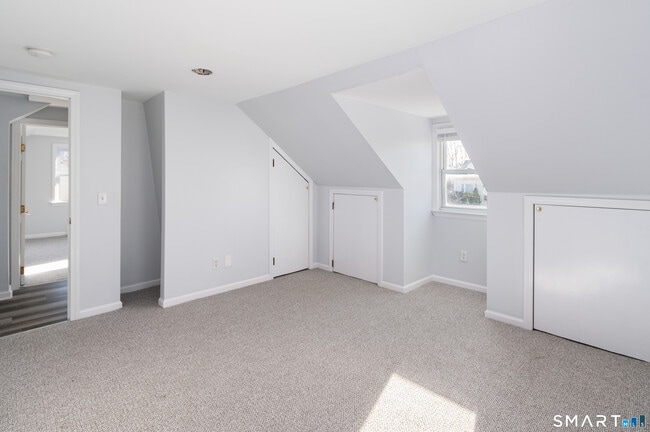 Building Photo - 37 Gaymoor Dr