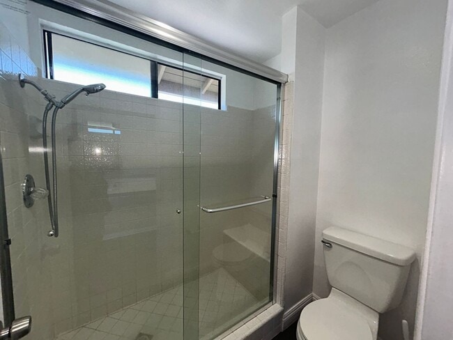 Building Photo - Spacious 4 Bed, 3 Bath for Rent - Westminster