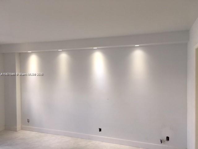 Building Photo - 3600 Mystic Pointe Dr