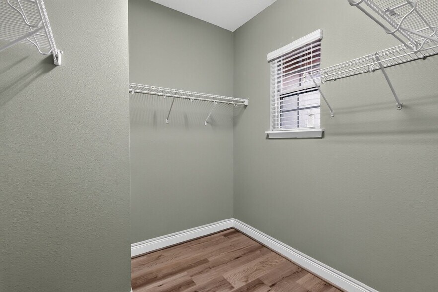 Building Photo - 6536 Calamondin Dr