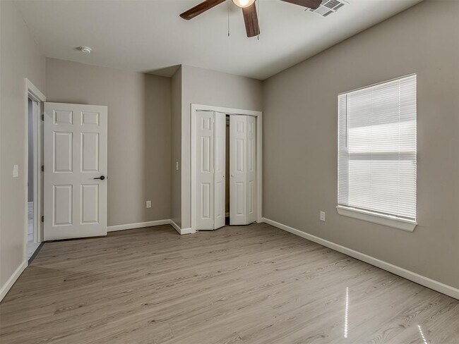 Building Photo - 1136 NW 99th St