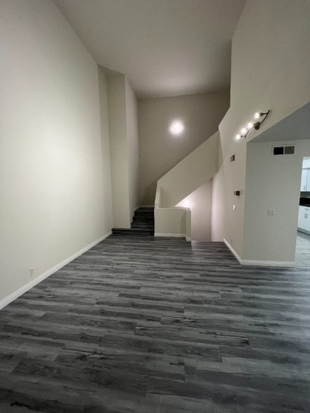 Building Photo - 1600 S Bentley Ave