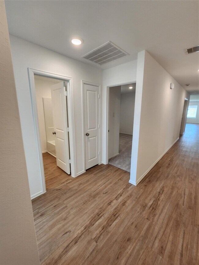 Building Photo - 1511 Twilight Grn Dr