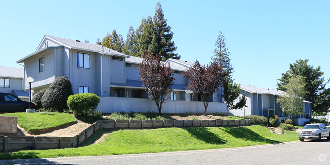 Building Photo - Diamond Springs I & II Apartments