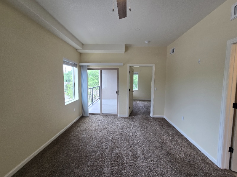 Building Photo - 430 W Pikes Peak Ave