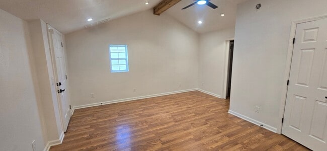 Building Photo - 3409 Riverside Dr